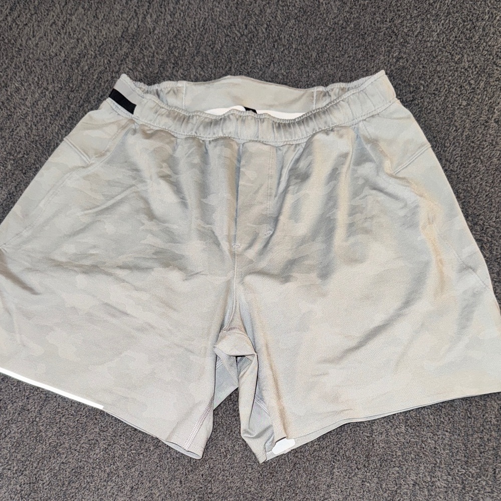 Men's Gray Athletic Shorts Lululemon 7 inch lined Camo